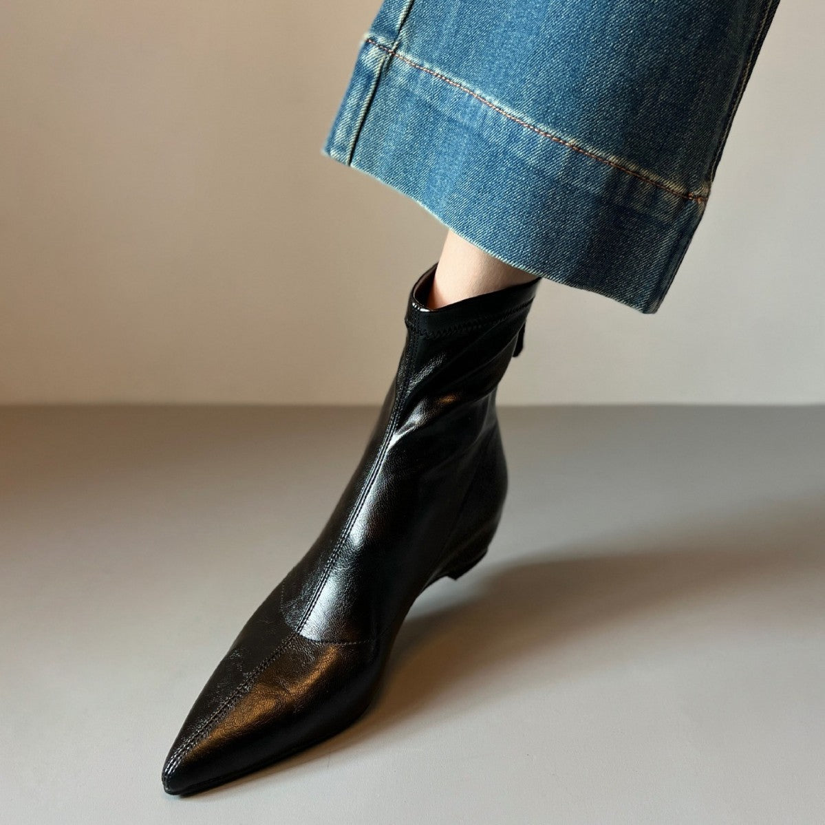 Height Increasing Insole Skinny Flat Bottom Pointed Toe Boots