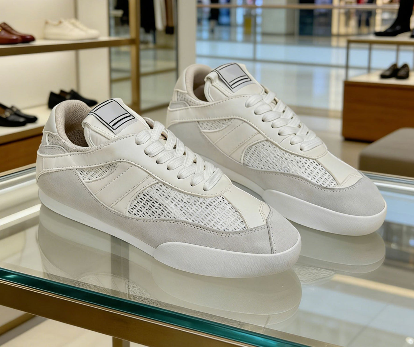 Women's Training Early Spring Retro Mesh Breathable Sports Casual Shoes